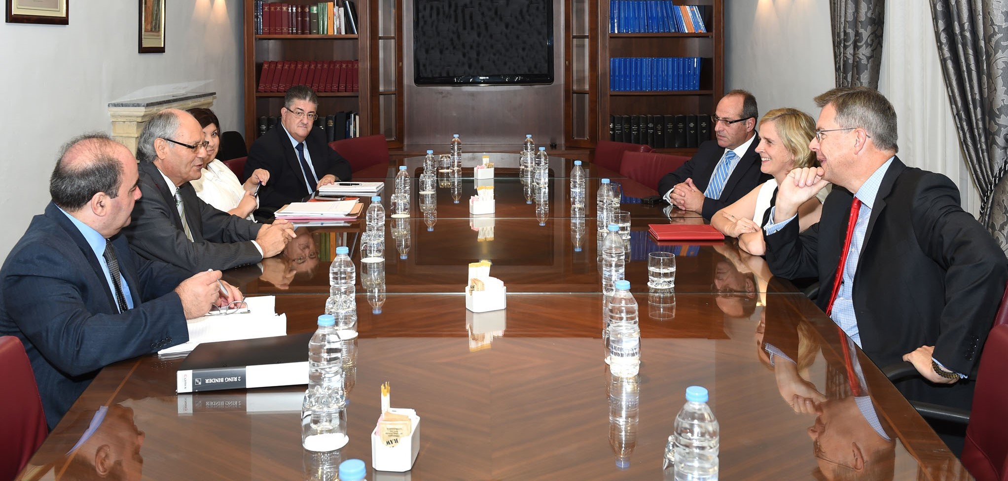 Minister Scicluna meets top HSBC official
